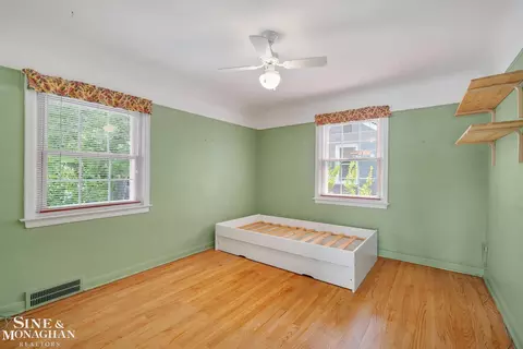 Bedroom - 1396 Vernier, Grosse Pointe Woods, MI 48236 photo 6 of 7
