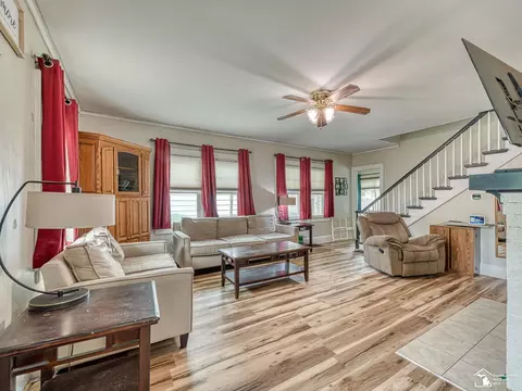 Living - 711 Harrison, Monroe, MI 48161 photo 4 of 4