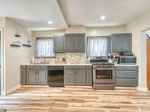 Kitchen - 711 Harrison, Monroe, MI 48161 photo 3 of 3