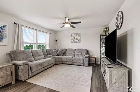 Living - 7820 Kreps, Monroe, MI 48162 photo 1 of 1