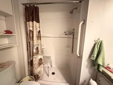 Bath - 4070 N Valley Vw, Harrison, MI 48625 photo 3 of 3
