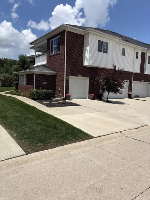 6989 Boulder Pointe, Washington, MI 48094