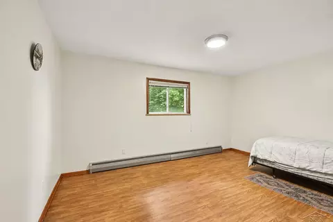 Bedroom - 14460 Collier, Hemlock, MI 48626 photo 2 of 6