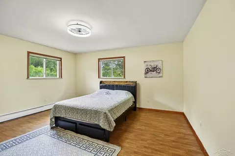 Bedroom - 14460 Collier, Hemlock, MI 48626 photo 3 of 6
