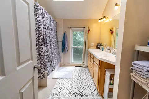 Bath - 1193 Seneca, Adrian, MI 49221 photo 2 of 3