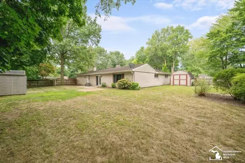Exterior - 7498 Apache, Temperance, MI 48182 photo 7 of 9