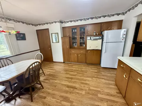 Kitchen - 712 Wolverine, Monroe, MI 48161 photo 4 of 6