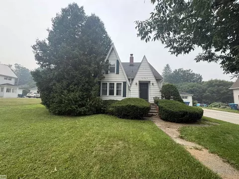 6032 Fox, Mayville, MI 48744
