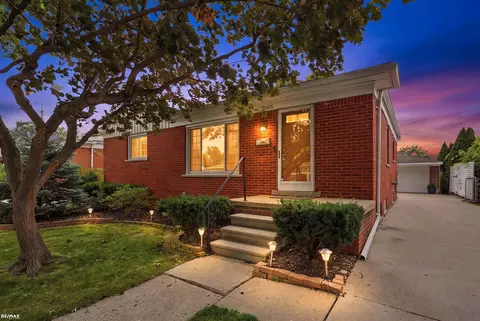21606 Arrowhead, Saint Clair Shores, MI 48082