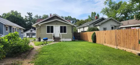 Exterior - 320 E Prospect, Jackson, MI 49203 photo 2 of 8