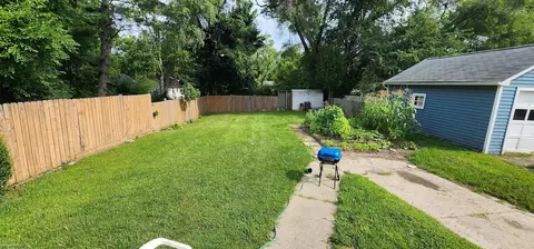 Exterior - 320 E Prospect, Jackson, MI 49203 photo 4 of 8