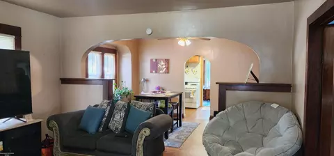 Entry Way - 320 E Prospect, Jackson, MI 49203 photo 4 of 7
