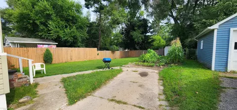Exterior - 320 E Prospect, Jackson, MI 49203 photo 6 of 8
