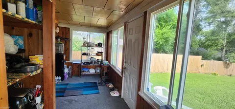 Exterior - 320 E Prospect, Jackson, MI 49203 photo 5 of 8