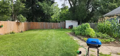 Exterior - 320 E Prospect, Jackson, MI 49203 photo 3 of 8