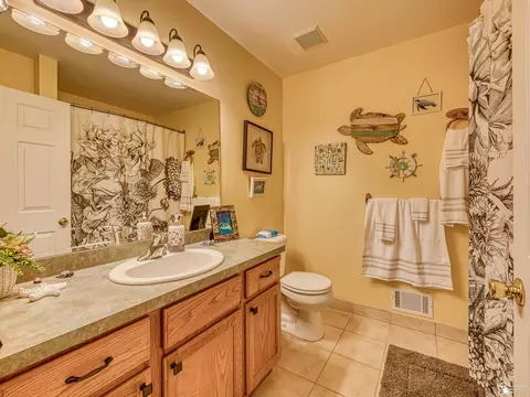 Bath - 1643 Spaulding, Monroe, MI 48162 photo 3 of 4