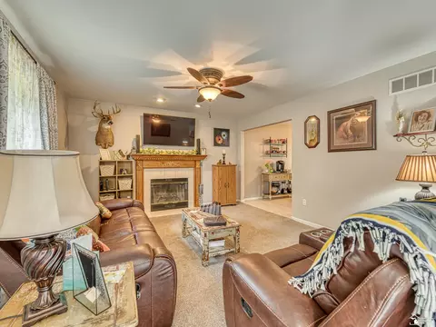 Living - 1643 Spaulding, Monroe, MI 48162 photo 1 of 3
