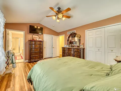 Bedroom - 1643 Spaulding, Monroe, MI 48162 photo 4 of 6