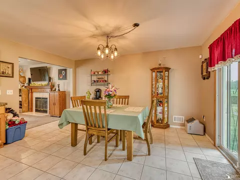 Dining - 1643 Spaulding, Monroe, MI 48162 photo 2 of 2