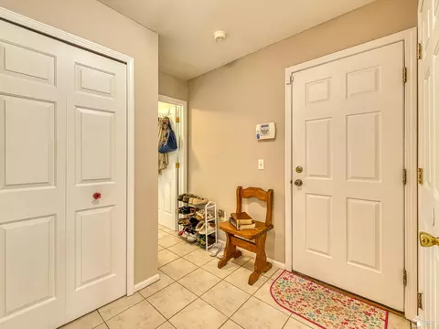 Entry Way - 1643 Spaulding, Monroe, MI 48162 photo 2 of 4