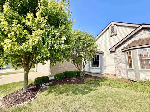 42432 Bayberry, Clinton Township, MI 48038