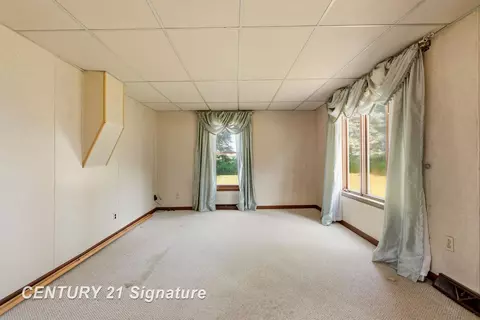 Living - 22335 Ederer, Merrill, MI 48637 photo 3 of 6