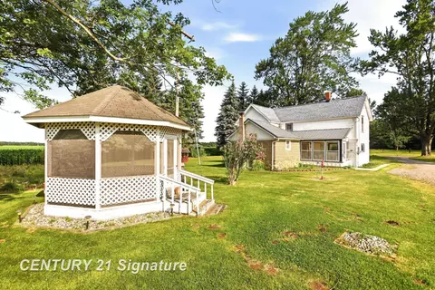 Exterior - 22335 Ederer, Merrill, MI 48637 photo 5 of 23