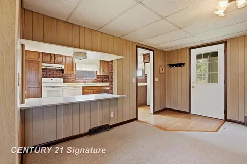 Entry Way - 22335 Ederer, Merrill, MI 48637 photo 3 of 3