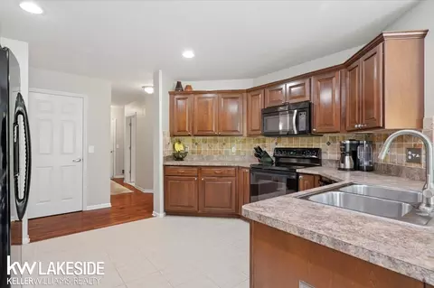 Kitchen - 49110 Lehr, Macomb, MI 48044 photo 1 of 8