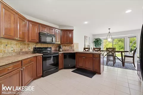 Kitchen - 49110 Lehr, Macomb, MI 48044 photo 3 of 8