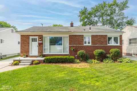 21730 Kramer, Saint Clair Shores, MI 48080