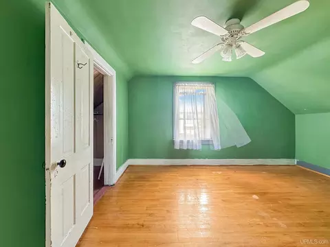 Bedroom - 308 S 8th, Escanaba, MI 49829 photo 3 of 3