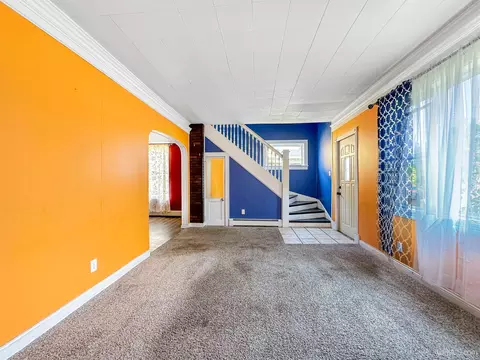 Living - 308 S 8th, Escanaba, MI 49829 photo 3 of 3
