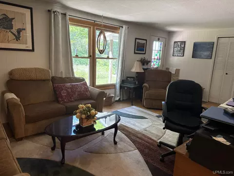 Living - 311 Chestnut, Munising, MI 49862 photo 3 of 3