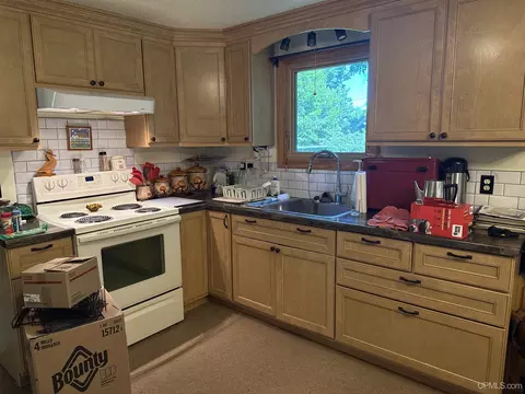 Kitchen - 311 Chestnut, Munising, MI 49862 photo 2 of 3