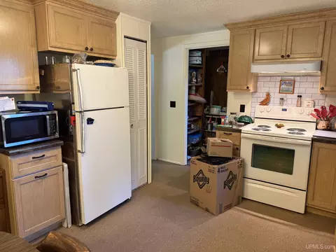 Kitchen - 311 Chestnut, Munising, MI 49862 photo 3 of 3