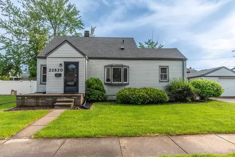22820 Pleasant, Saint Clair Shores, MI 48080