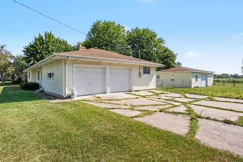 802 N Se Boutell, Essexville, MI 48732