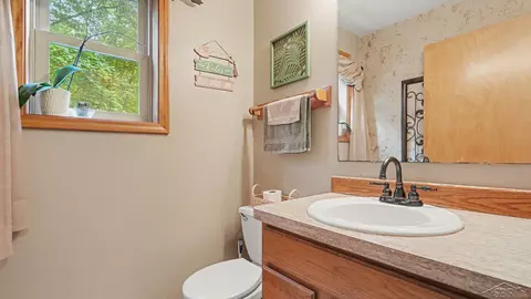 Bath - 4073 Bernthal, Standish, MI 48658 photo 1 of 3