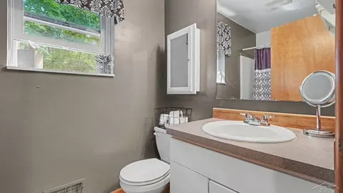 Bath - 4073 Bernthal, Standish, MI 48658 photo 2 of 3