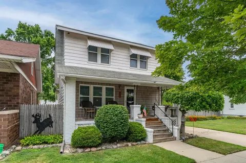 8057 Central, Center Line, MI 48015
