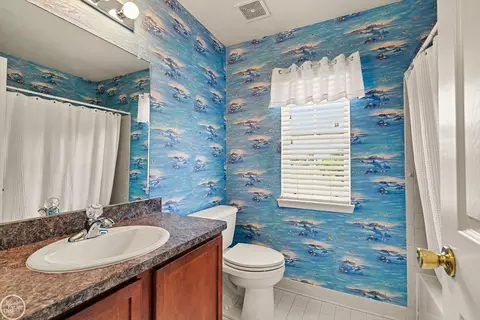 Bath - 52164 Naugatuck, Macomb, MI 48042 photo 3 of 3