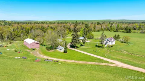 36841 River, Chassell, MI 49916
