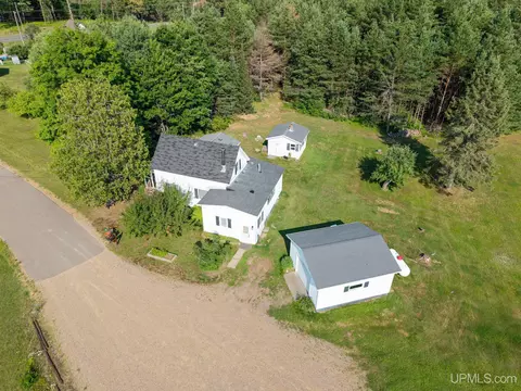 401 Co Rd Faa, Champion, MI 49814