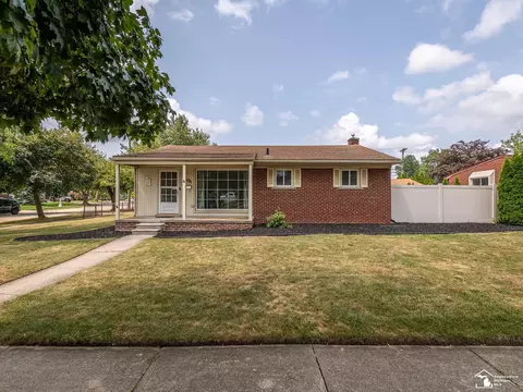 3290 Maxwell, Trenton, MI 48183