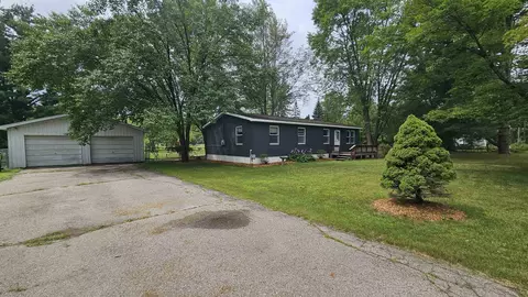 Exterior - 4906 E Walnut, Beaverton, MI 48612 photo 2 of 13