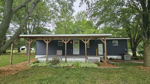 Exterior - 4906 E Walnut, Beaverton, MI 48612 photo 4 of 13