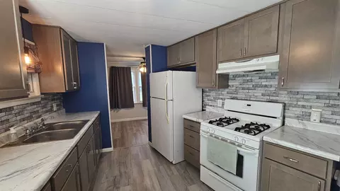 Kitchen - 4906 E Walnut, Beaverton, MI 48612 photo 2 of 4
