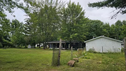 Exterior - 4906 E Walnut, Beaverton, MI 48612 photo 6 of 13
