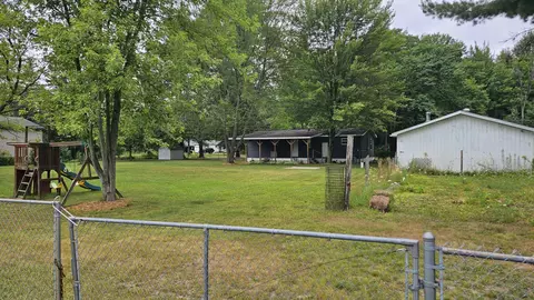 Exterior - 4906 E Walnut, Beaverton, MI 48612 photo 7 of 13